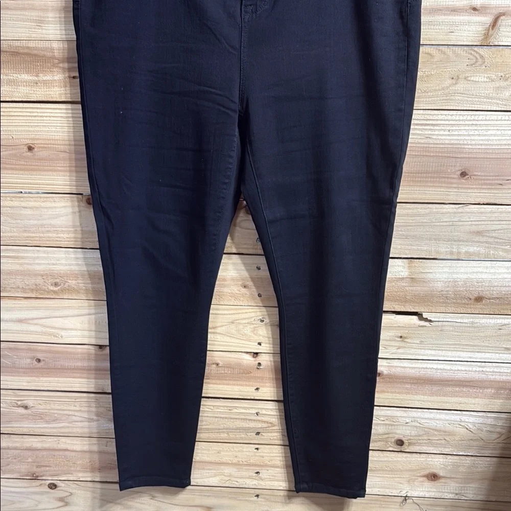 Celebrity Pink Black Skinny Jeans - Picture 3 of 12